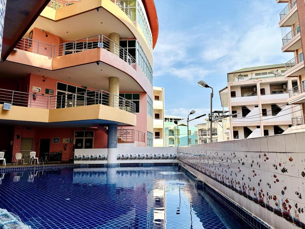 אפרטהוטל Ban Rong Khoei Wisdom Burg Bangsaen, Pool, Gym מראה חיצוני תמונה